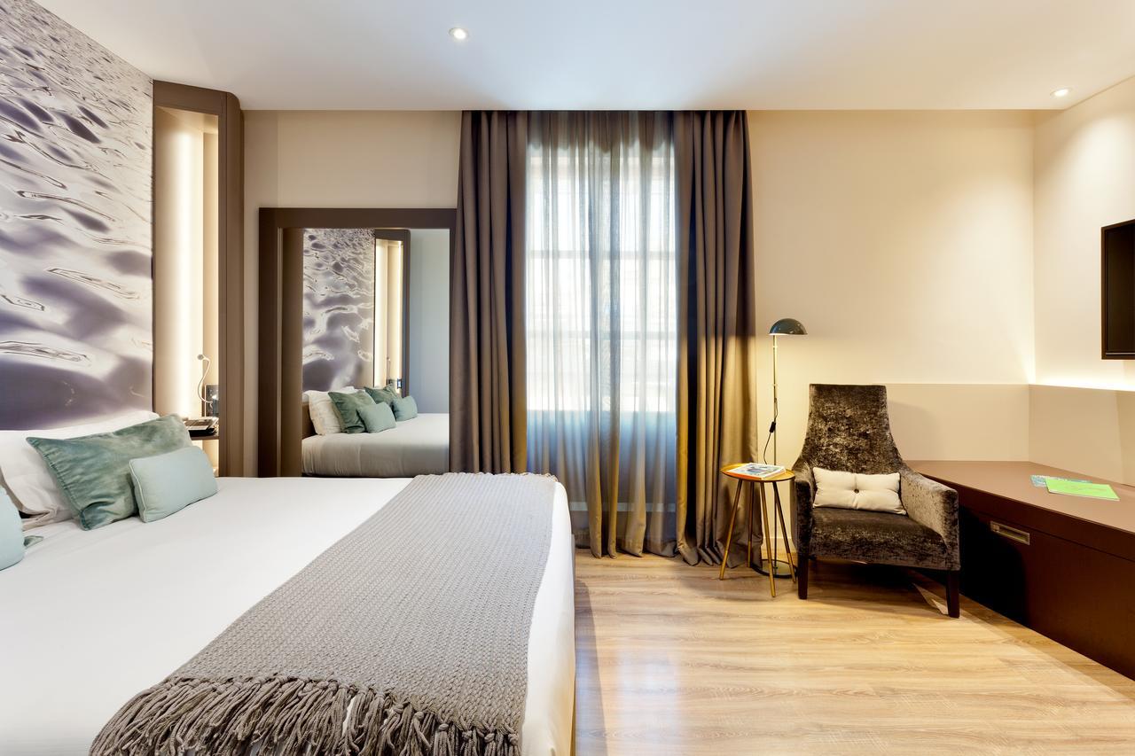 Hotel Condes De Барселона Стая снимка